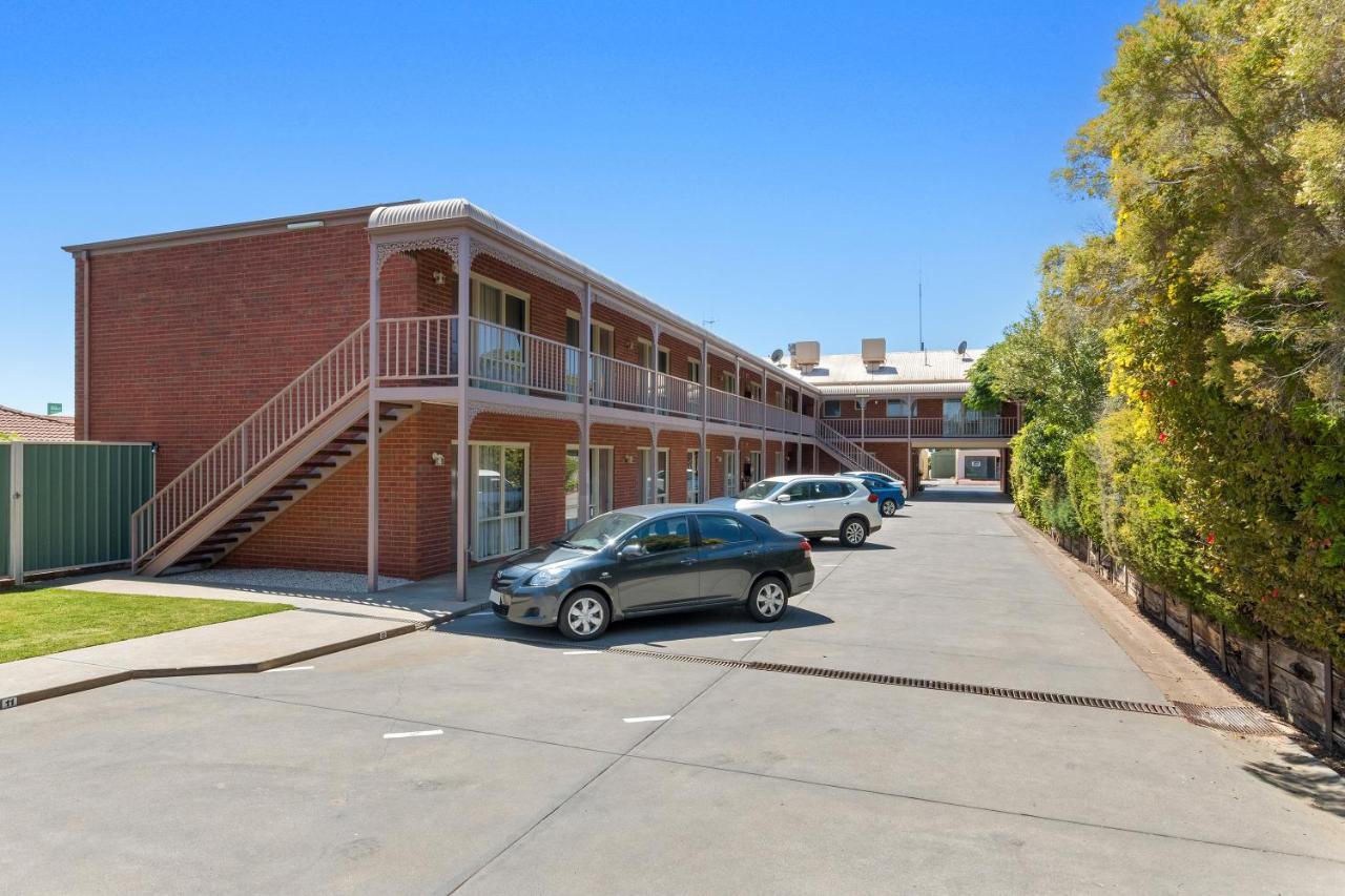 Burke And Wills Motor Inn Swan Hill Esterno foto