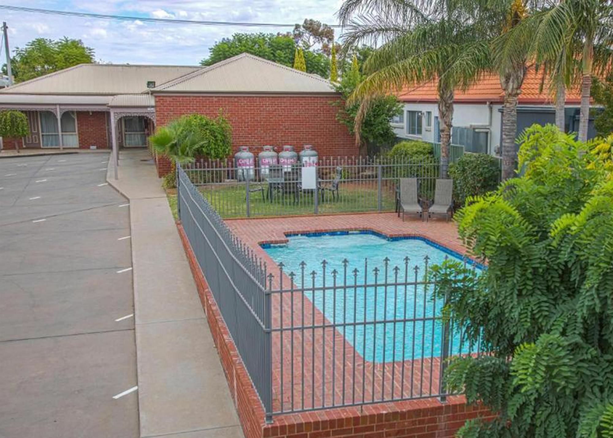 Burke And Wills Motor Inn Swan Hill Esterno foto